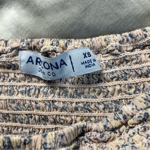 Floral cropped top - Picture 2 of 3